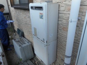 給湯器交換名古屋市熱田区　宮松 (1)